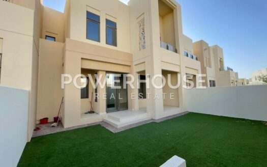 Villa For Rent in Mira Oasis