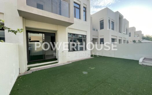 Townhouse For Rent in Mira Oasis