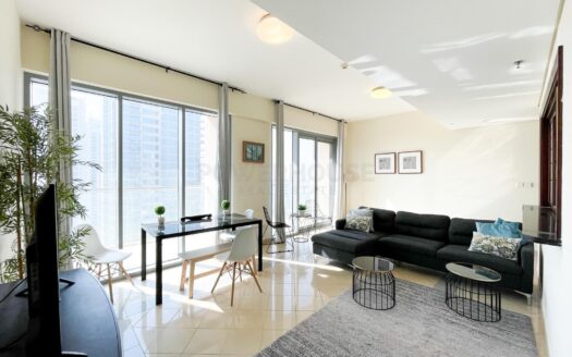 Apartment For Rent in Golf Towers