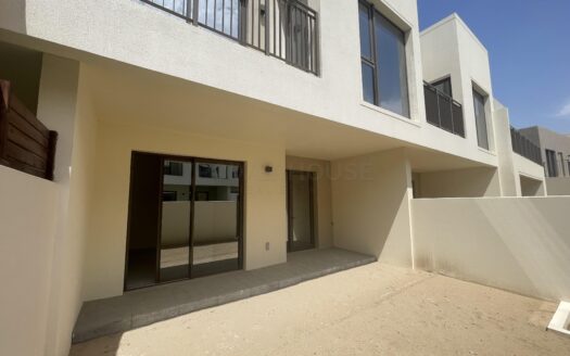 Townhouse For Rent in EMAAR South